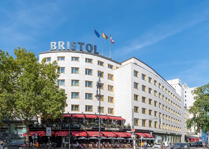 Отель Bristol